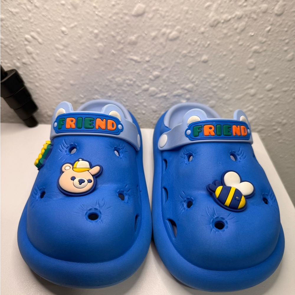 Kids Blue Clogs with Bear and Bee Charms